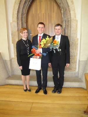 2013 Mirek s rodiči na promoci