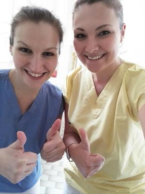 Verča s Klárkou při práci na Anatomickém ústavu, 4. ročník, 2016