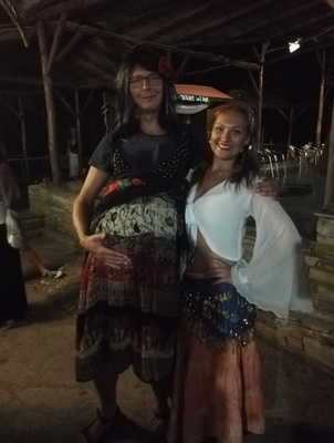 2017 Verča se Šimonem jako dvě krásné cikánky