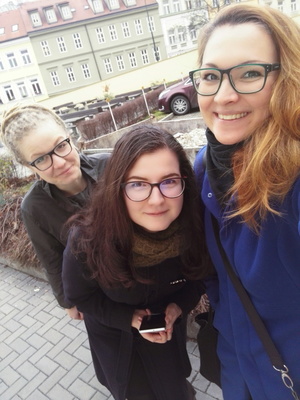 2018 Verča s Verčou a Kik v oblíbeném medickém bistru po úspěšné státní zkoušce z interny