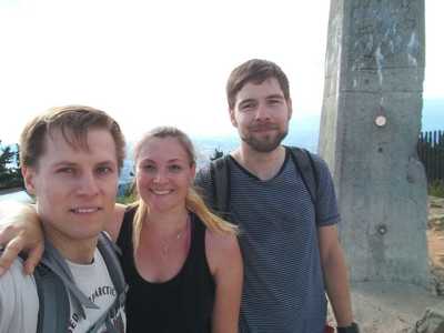 2019 Verča a Mirek s Juliánem na vrcholu Lysé hory