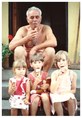 Tradiční Cornetto pauza BaKaVe s dědou, Stará Huť, pravděpodobně roku 1995